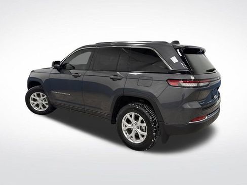 Used 2023 Jeep Grand Cherokee Limited w/ Luxury Tech Group II image 3