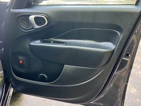 Used 2018 FIAT 500L Trekking FWD image 31