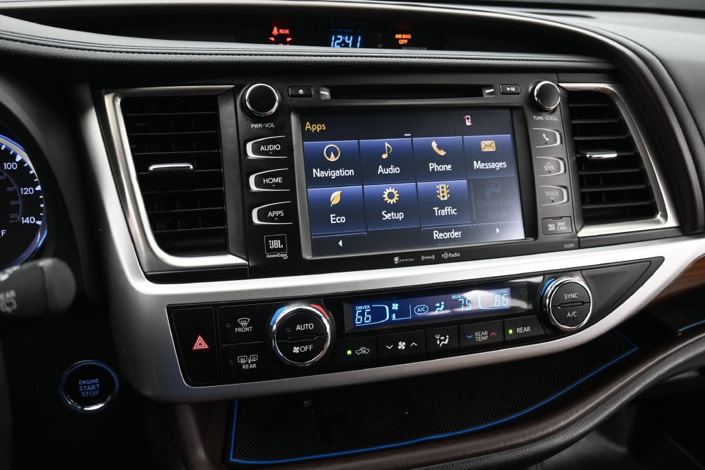 Used 2019 Toyota Highlander Limited Platinum AWD/4WD image 24