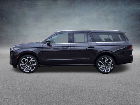 New 2026 Lincoln Navigator L Black Label AWD/4WD image 4