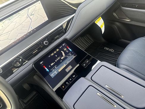 New 2026 INFINITI QX80 4WD image 18