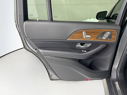 Certified 2025 Mercedes-Benz GLS 450 4MATIC image 27