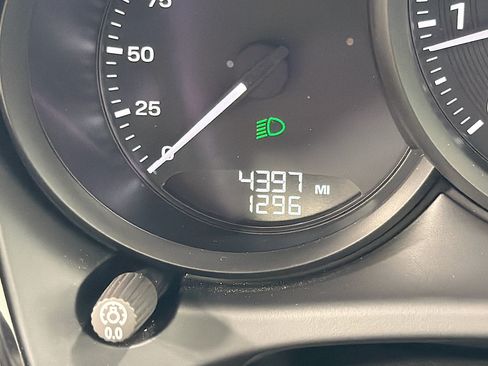 Certified 2026 Porsche Macan AWD/4WD image 40