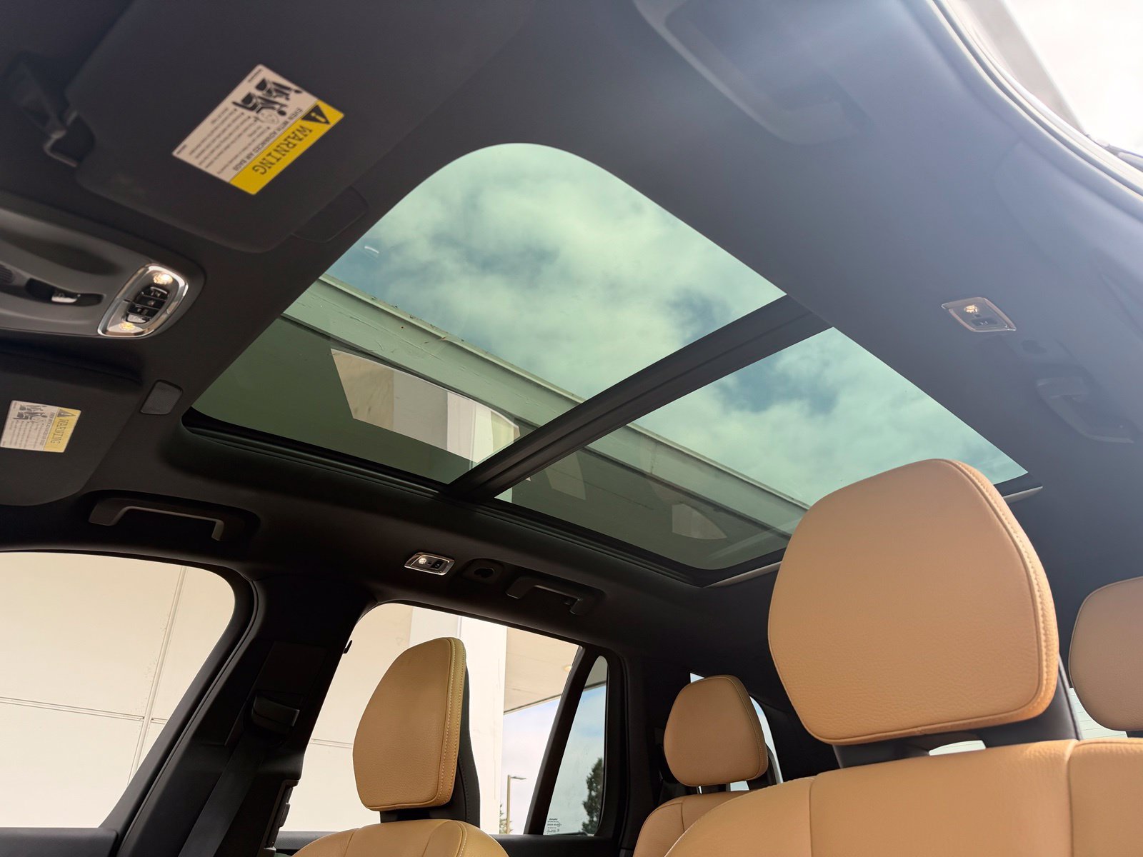 Used 2019 Volvo XC90 T6 Momentum w/ Advanced Package AWD/4WD image 11