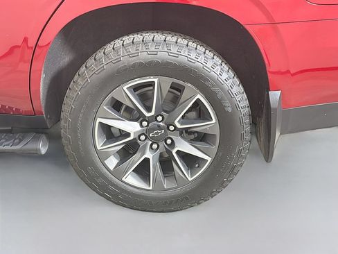 Used 2021 Chevrolet Tahoe Z71 w/ Luxury Package AWD/4WD image 30