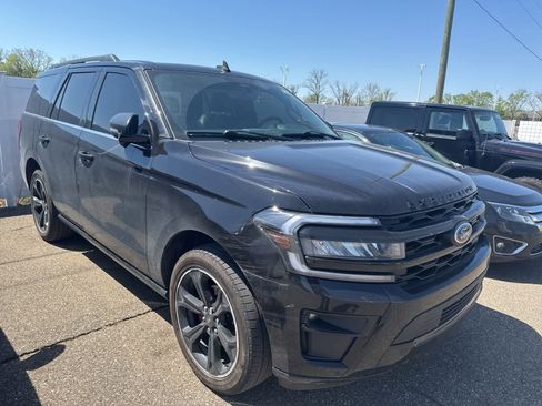 Used 2024 Ford Expedition Limited AWD/4WD image 5