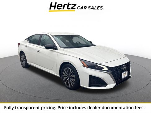 Used 2025 Nissan Altima 2.5 SV FWD image 1