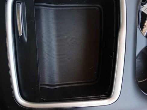 Used 2024 Chrysler Pacifica Touring-L FWD image 38