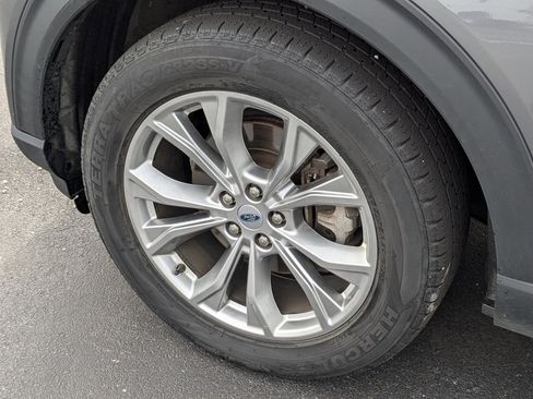 Certified 2021 Ford Explorer Limited w/ Equipment Group 301A image 10