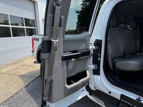 Used 2017 Ford F250 XL w/ Power Equipment Group image 29