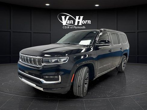 Used 2023 Jeep Grand Wagoneer 4WD w/ Flexible Seating Group image 3