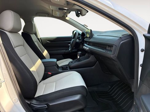 Used 2025 Honda CR-V LX image 15