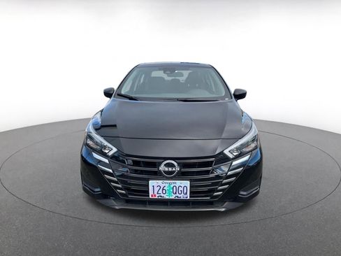 Used 2025 Nissan Versa SV image 2