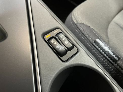 New 2025 Subaru Crosstrek 2.0i Premium image 18