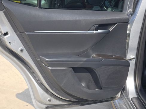 Used 2024 Toyota Camry SE image 14