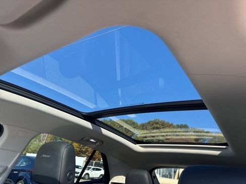 Used 2021 Buick Envision Avenir w/ Technology Package II image 15