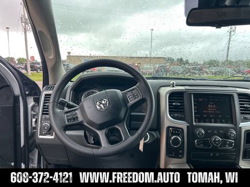 Used 2017 RAM 1500 Classic SLT AWD/4WD image 13
