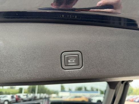 Certified 2025 Cadillac Optiq Luxury 2 w/ LPO, Floor Liner Package AWD/4WD image 14