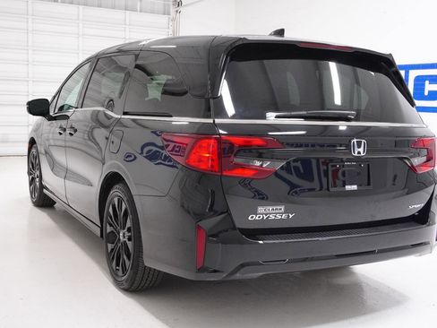 Used 2025 Honda Odyssey Sport-L image 11