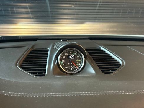 Used 2015 Porsche 911 Cabriolet image 23