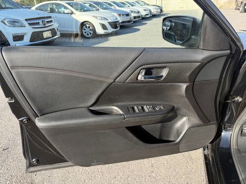 Used 2017 Honda Accord Sport Special Edition image 10