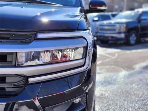 Used 2022 Ford Expedition XLT image 10