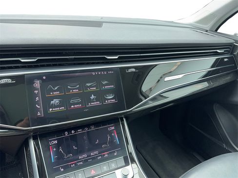Used 2021 Audi Q7 3.0T Premium Plus image 21