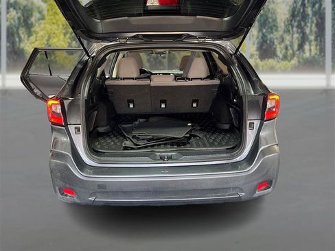 Used 2024 Subaru Outback Premium AWD/4WD image 12