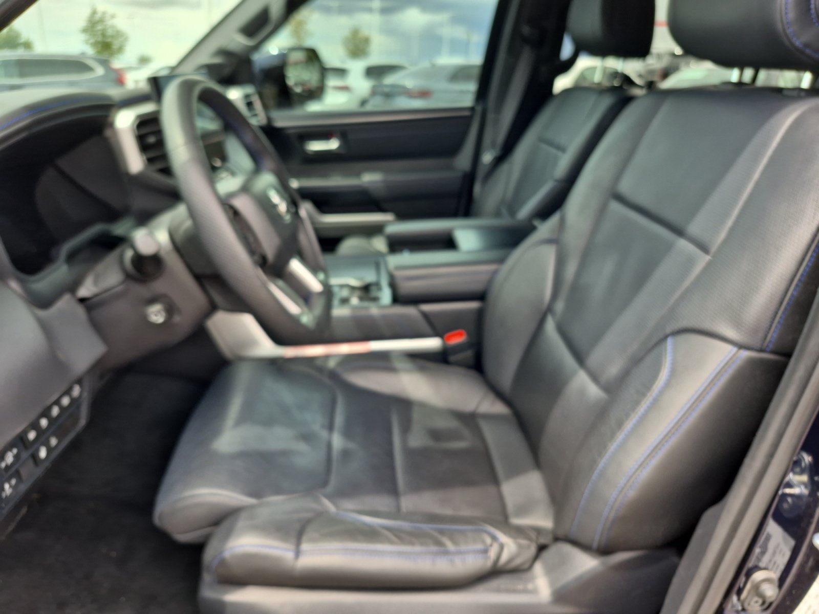 Used 2025 Toyota Sequoia Platinum AWD/4WD image 17