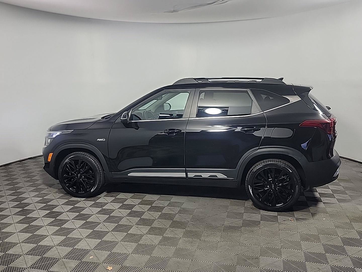 Used 2023 Kia Seltos Nightfall Edition AWD/4WD image 10