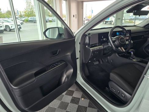 Used 2025 Hyundai Kona SEL AWD/4WD image 18