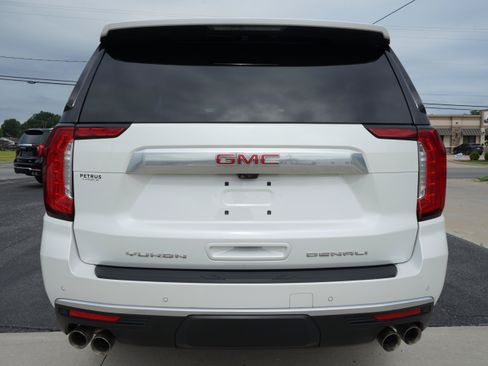 Used 2024 GMC Yukon XL Denali w/ Denali Reserve Package AWD/4WD image 4