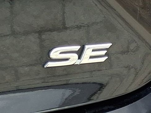 Used 2025 Toyota Camry SE FWD image 30