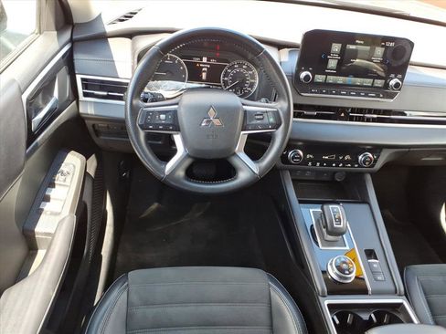 Used 2024 Mitsubishi Outlander SE AWD/4WD image 6