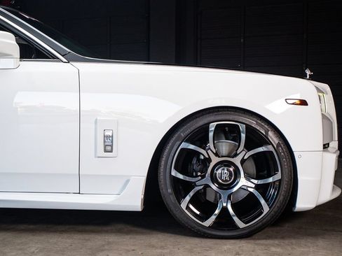 Used 2022 Rolls-Royce Phantom Sedan w/ The Phantom Package RWD image 14