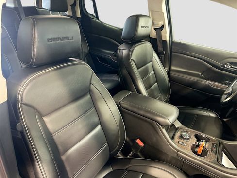 Used 2023 GMC Acadia Denali w/ Denali Technology Package image 31