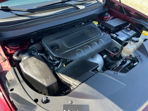 Used 2020 Jeep Cherokee Latitude Plus w/ Cold Weather Group AWD/4WD image 41
