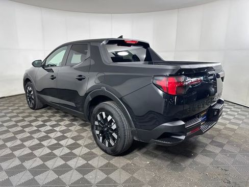 Certified 2025 Hyundai Santa Cruz SE image 5