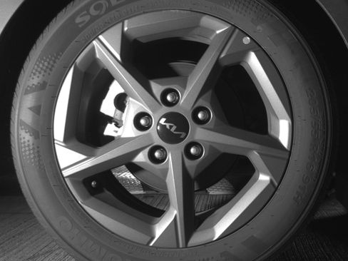 Used 2025 Kia K4 FWD image 15