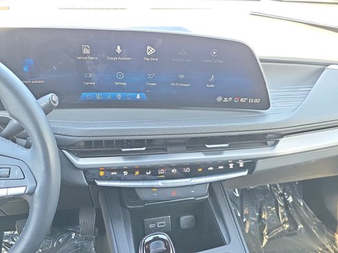 Used 2025 Cadillac XT4 Premium Luxury FWD image 18