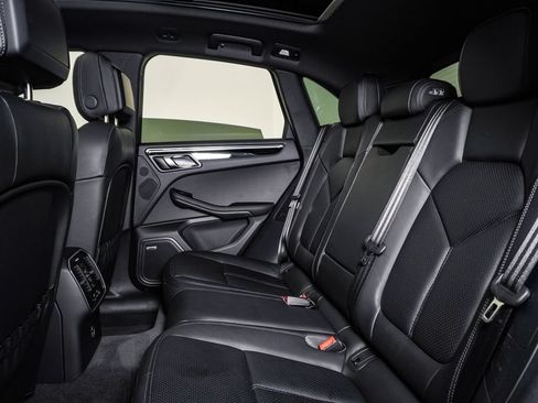 Certified 2026 Porsche Macan S AWD/4WD image 17