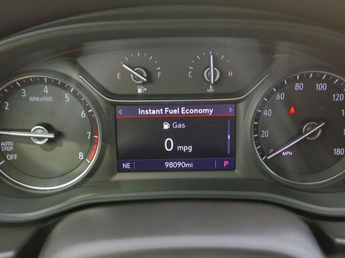 Used 2020 Buick Regal Avenir w/ Driver Confidence Package II FWD image 7