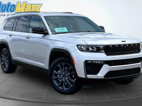 New 2026 Jeep Grand Cherokee L Limited AWD/4WD image 2