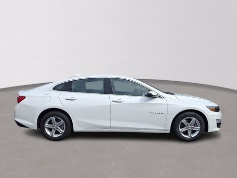 Used 2024 Chevrolet Malibu LT FWD image 8