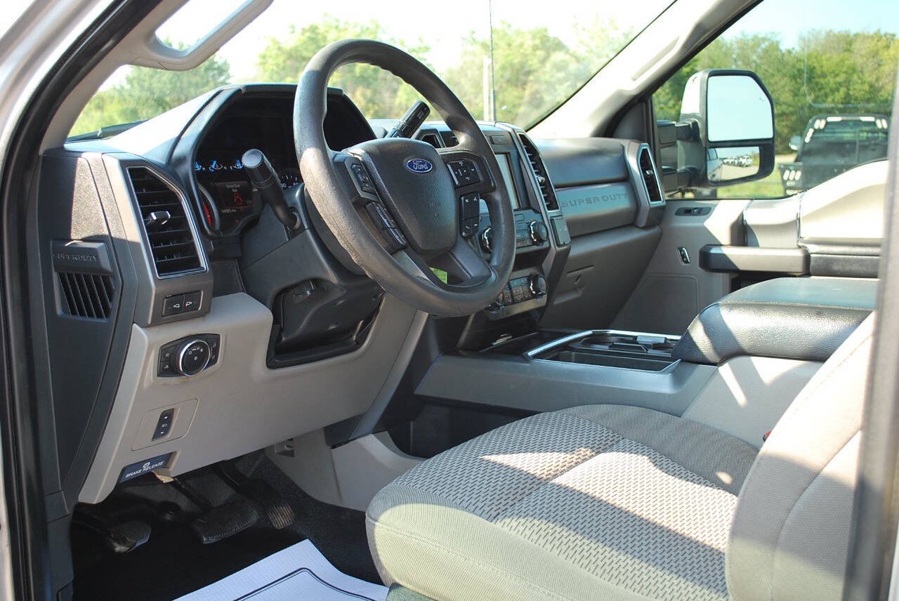 Used 2022 Ford F350 XLT w/ XLT Premium Package AWD/4WD image 16