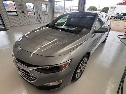 Used 2025 Chevrolet Malibu LT FWD image 3