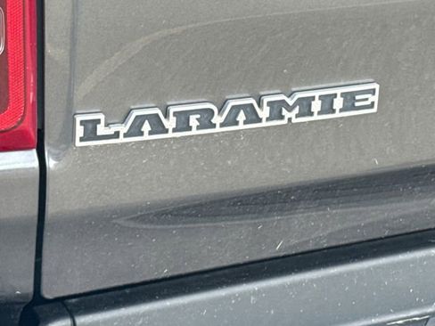 Used 2022 RAM 1500 Laramie AWD/4WD image 17