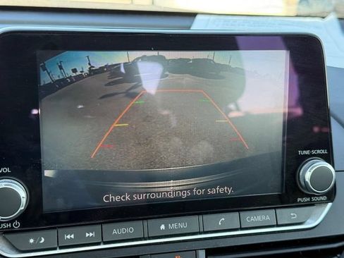 Used 2024 Nissan Altima 2.5 SV FWD image 30