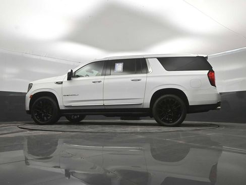 Used 2022 GMC Yukon XL Denali AWD/4WD image 36