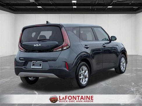 Used 2025 Kia Soul LX w/ LX Technology Package image 5